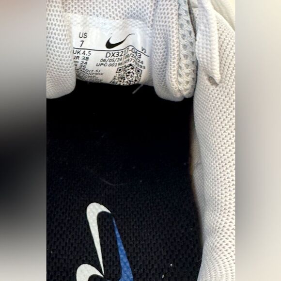 Women’s Nike Zoom Air Fire sneakers size 7 new - Picture 11 of 15